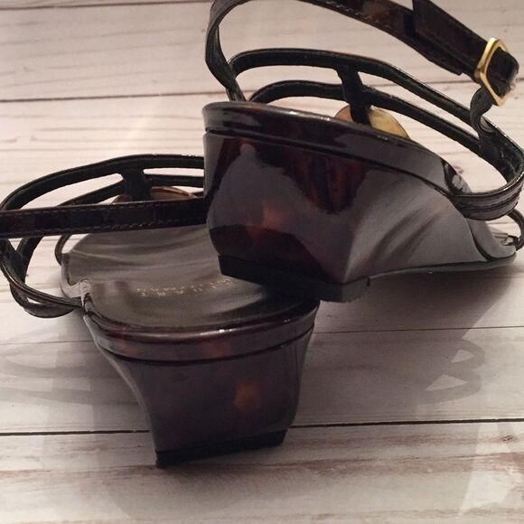 Stewart Weitzman Women’s Brown Tortious Sandals - Picture 7 of 8